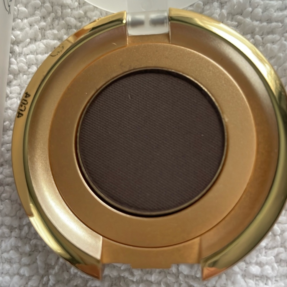 Eye shadow